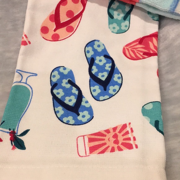 Live Life in Flip Flops Beach Pool Summer Kitchen Towels Set of 2 NWT Cotton - Picture 5 of 15